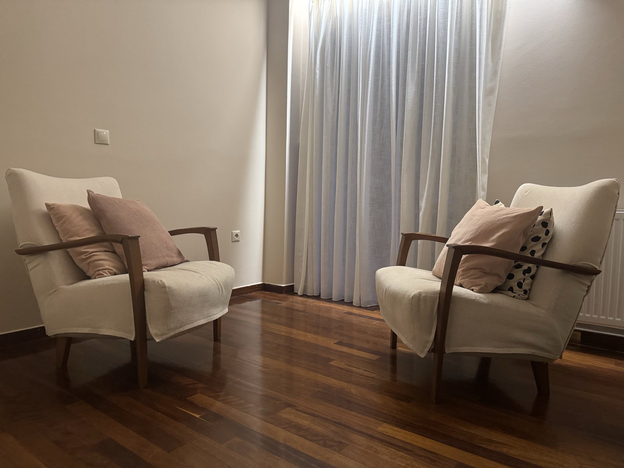 Άνετος χώρος θεραπείας - Φιλόξενο περιβάλλον για θεραπευτικές συνεδρίες